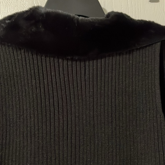 Twelfth Love Black Faux Fur Vest NWOT Size Large - Picture 9 of 11